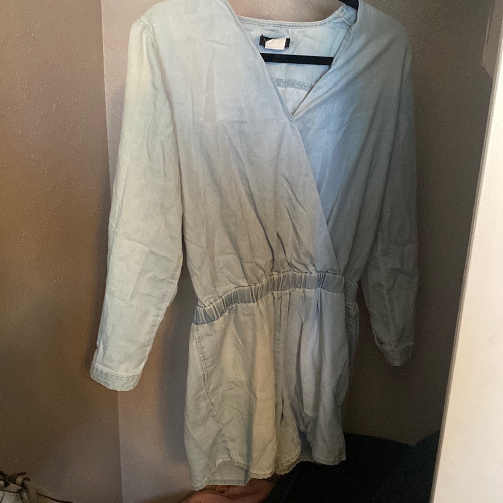 Venus romper. Long sleeved